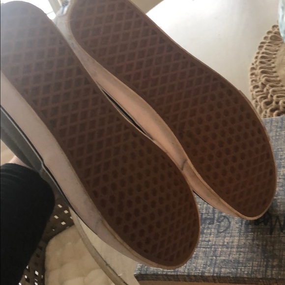 Men’s Vans size 10 - Picture 2 of 3